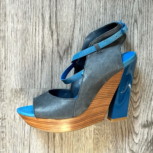 Maria Sharapova by Cole Haan Blue Platform Sandals | 8 - Picture 10 of 10